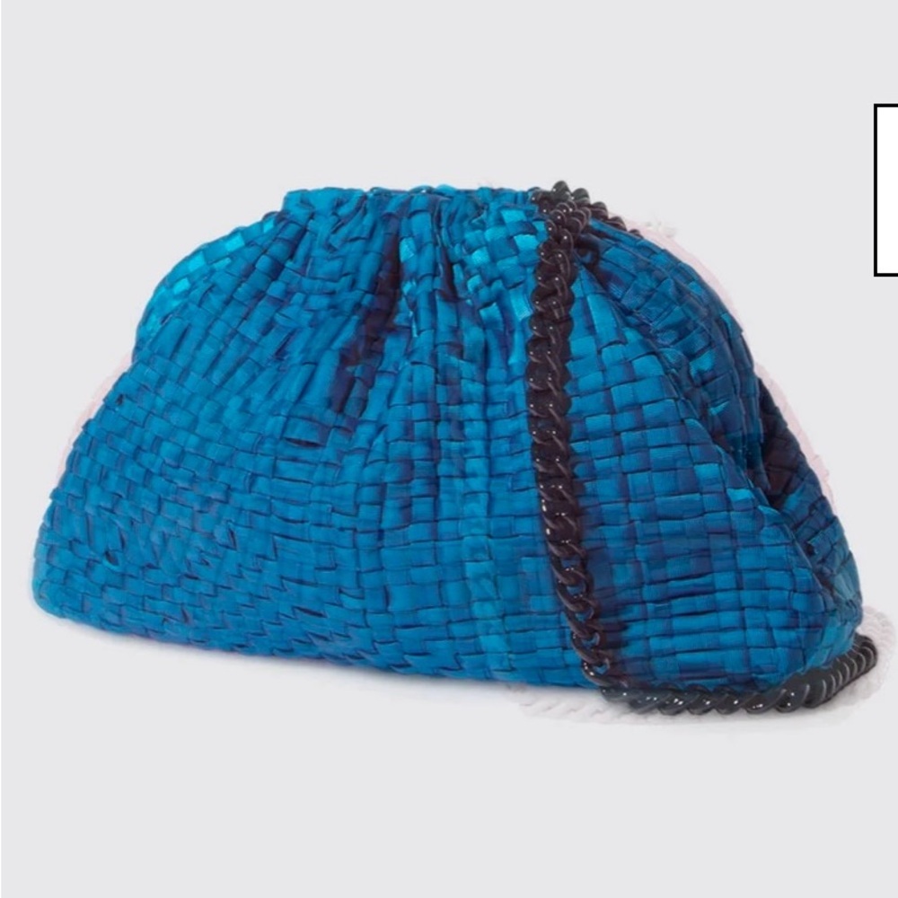 Stylish Blue Shoulder Bag with Modern Appeal - Picture 5 of 5